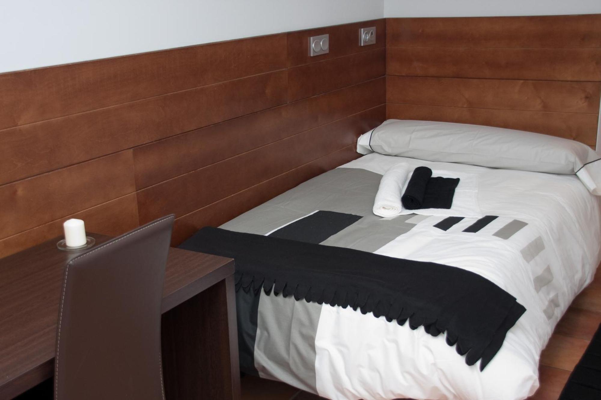 Hotel Cuentame บูร์โกส ภายนอก รูปภาพ